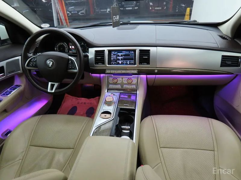 Jaguar xf