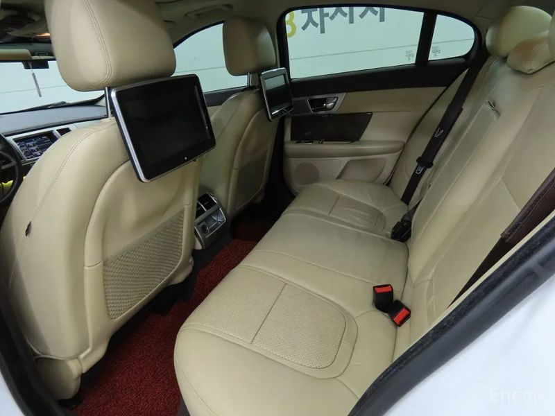 Jaguar xf