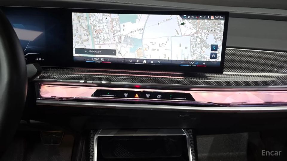 BMW i7