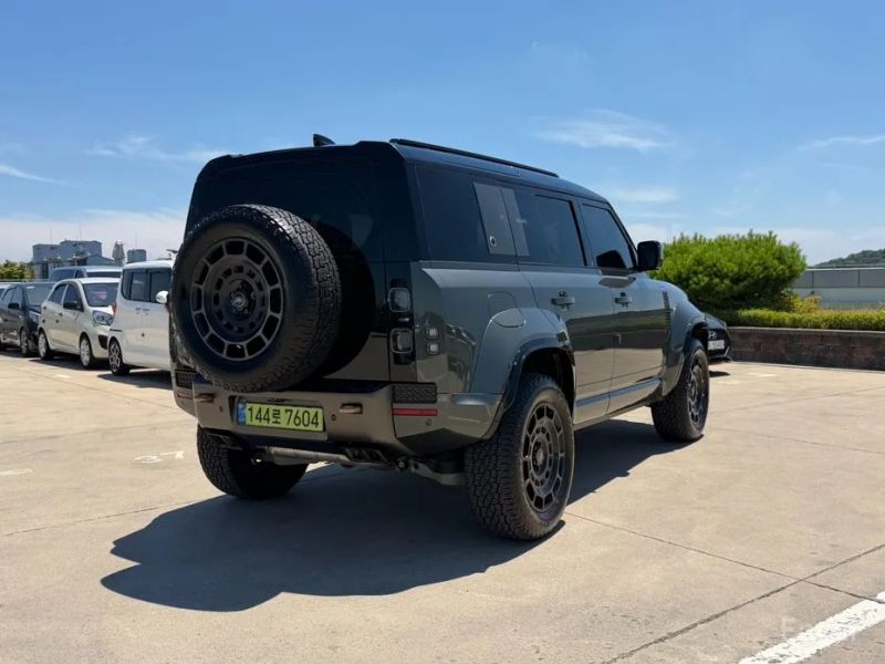 Land Rover Defender