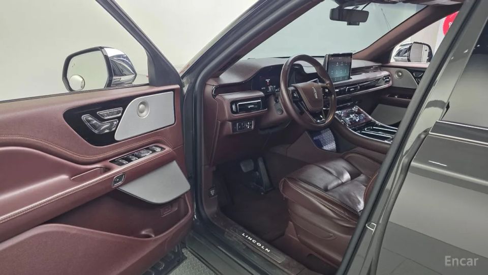 Lincoln Aviator