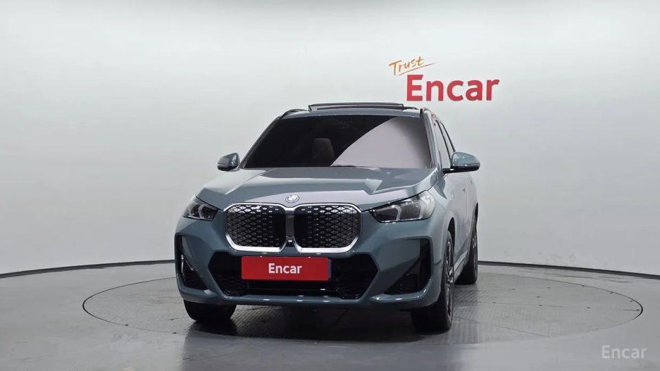 BMW ix1