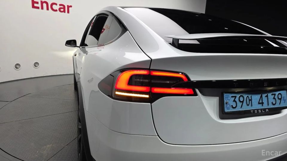 Tesla model-x