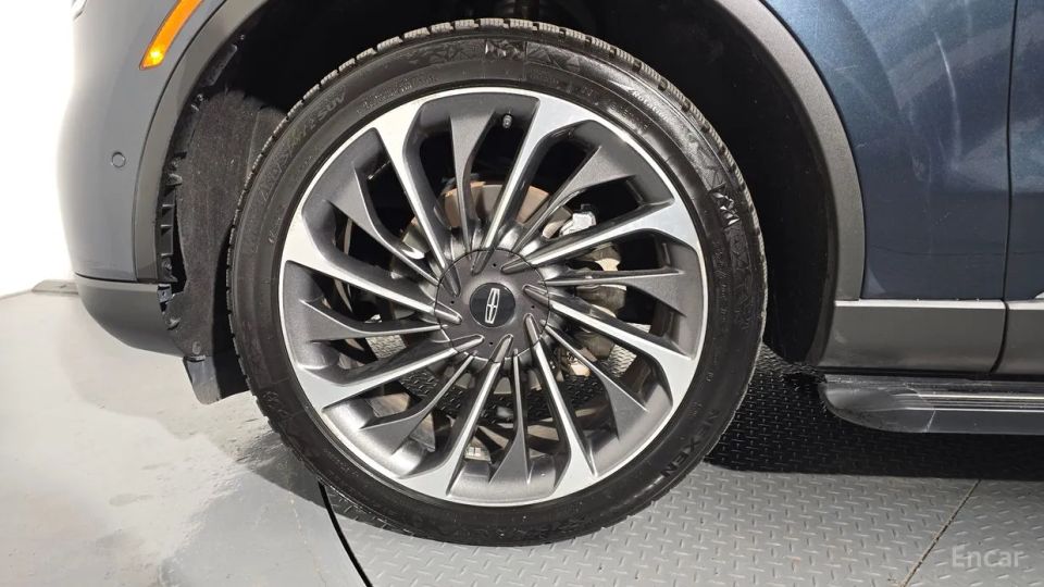 Lincoln Aviator