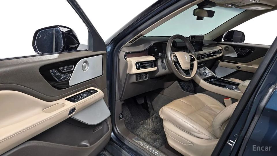 Lincoln Aviator