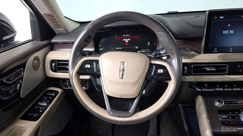 Lincoln Aviator