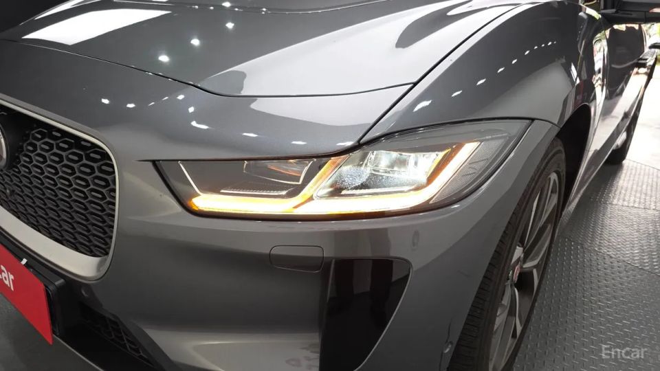 Jaguar I-PACE