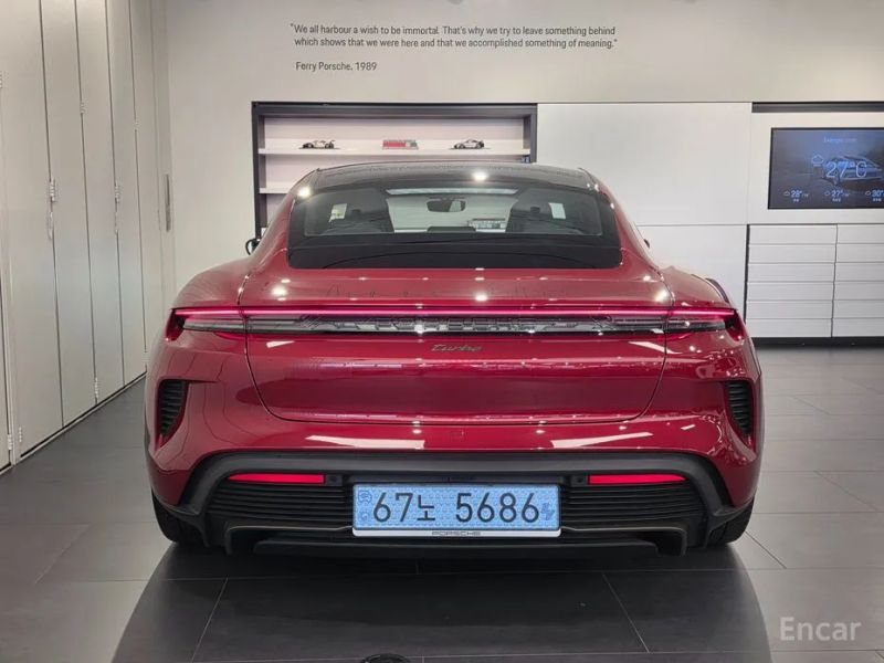Porsche Taycan