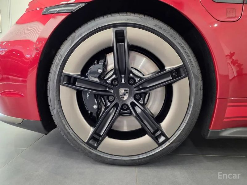 Porsche Taycan
