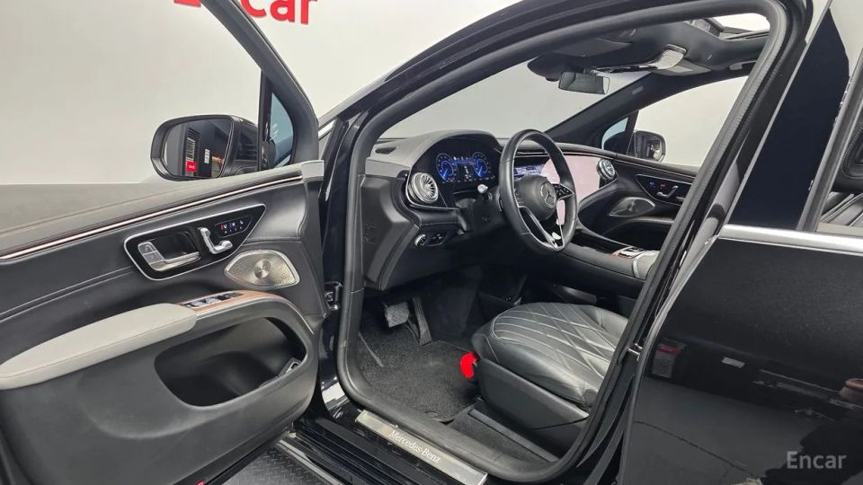 Mercedes-Benz EQS