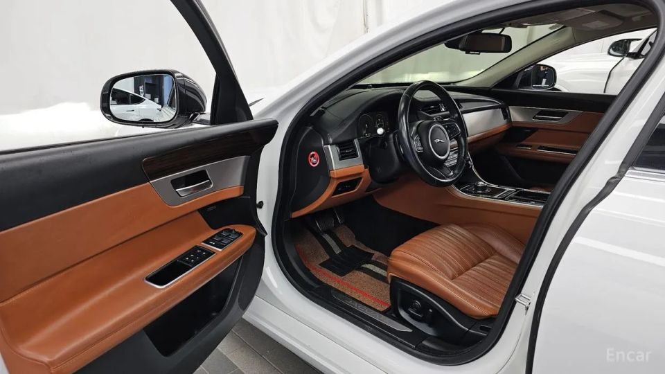 Jaguar xf