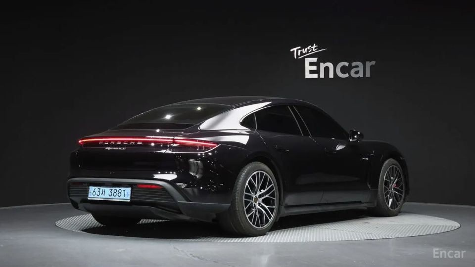 Porsche Taycan