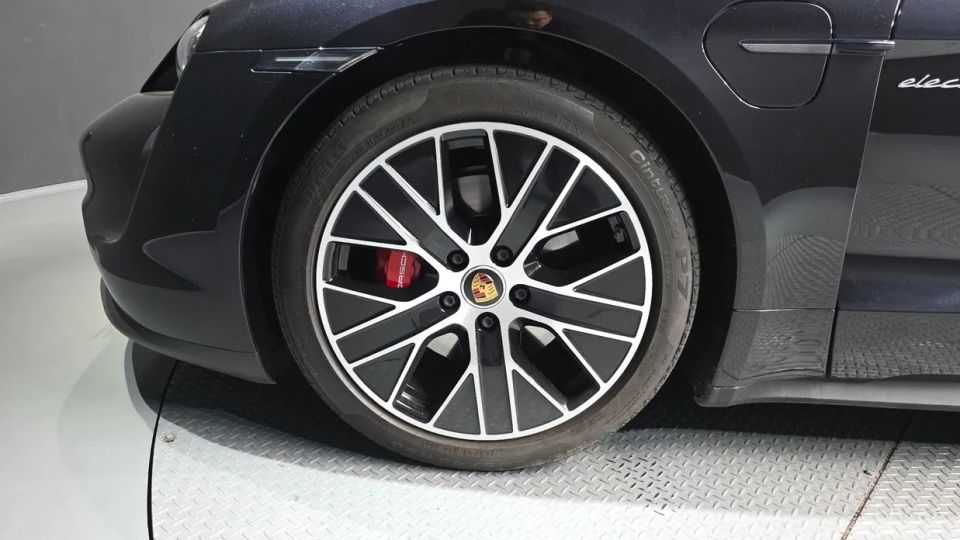 Porsche Taycan
