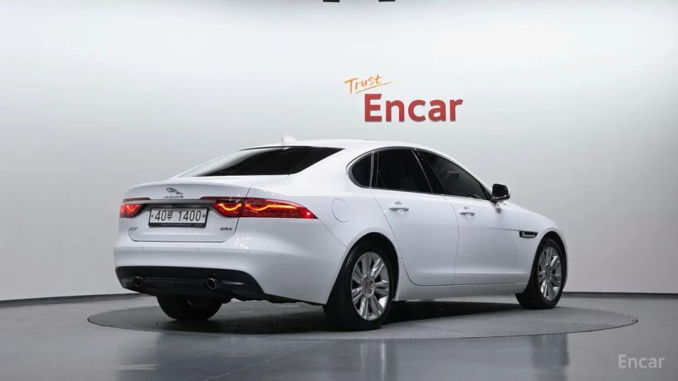 Jaguar xf