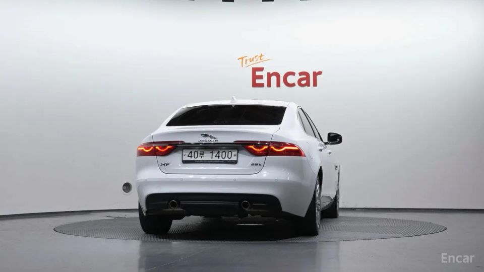 Jaguar xf