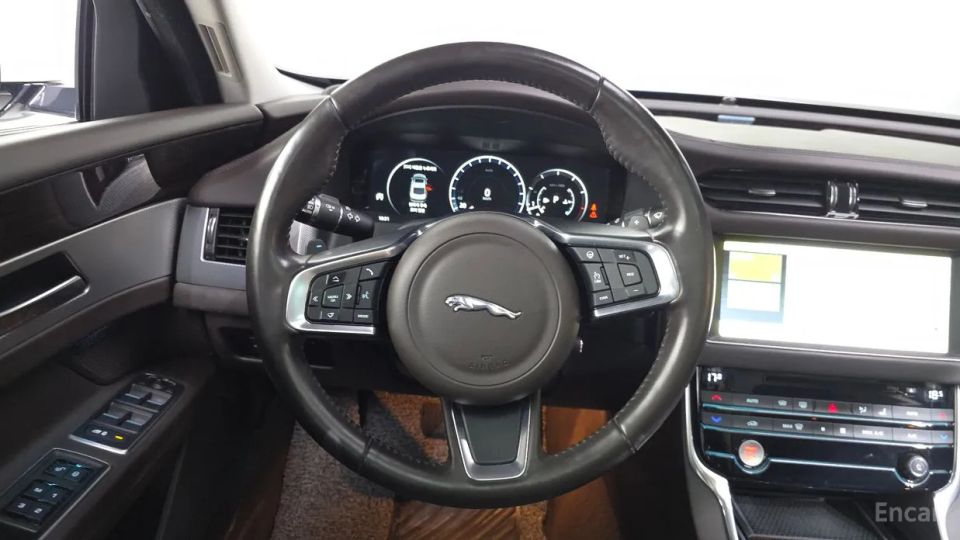 Jaguar xf