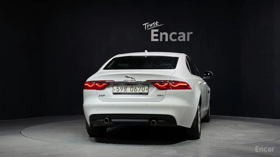 Jaguar xf