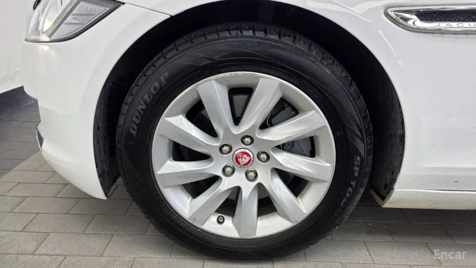 Jaguar xf