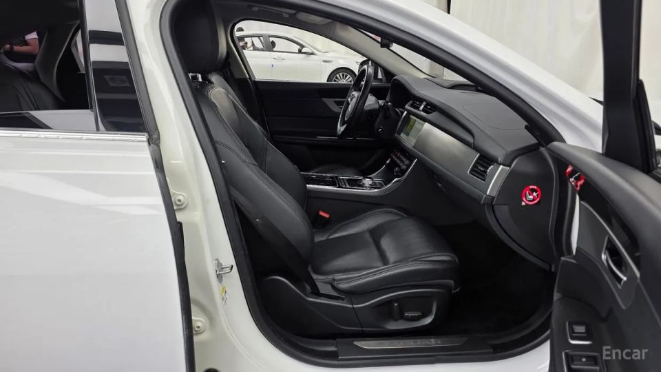 Jaguar xf