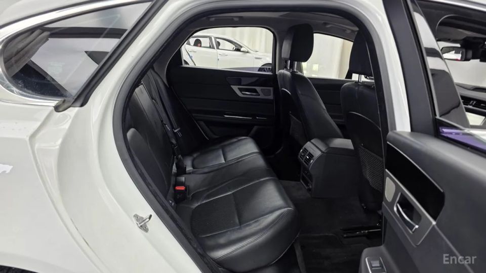 Jaguar xf