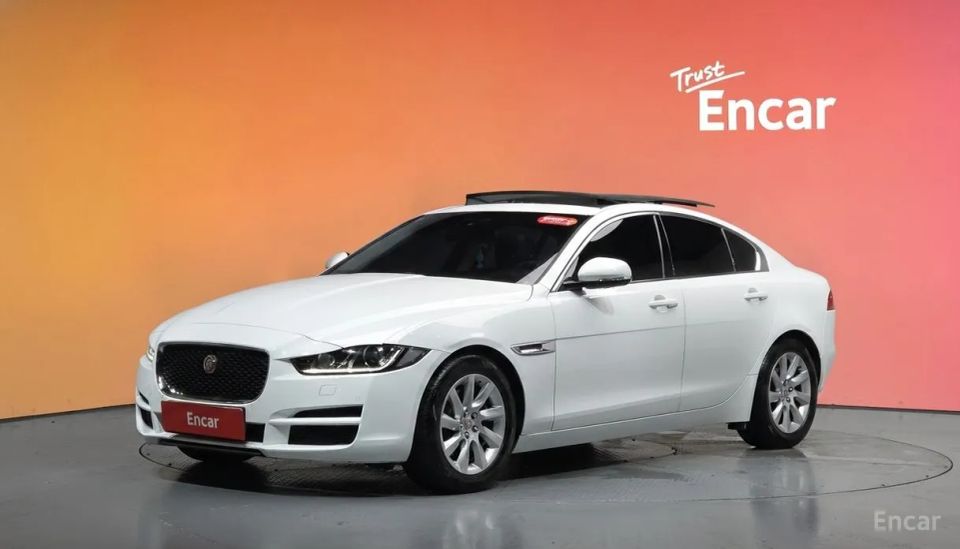 Jaguar XE