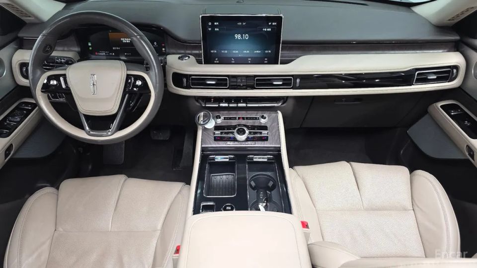 Lincoln Aviator