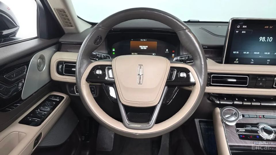 Lincoln Aviator