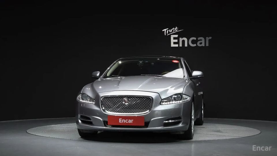 Jaguar XJ