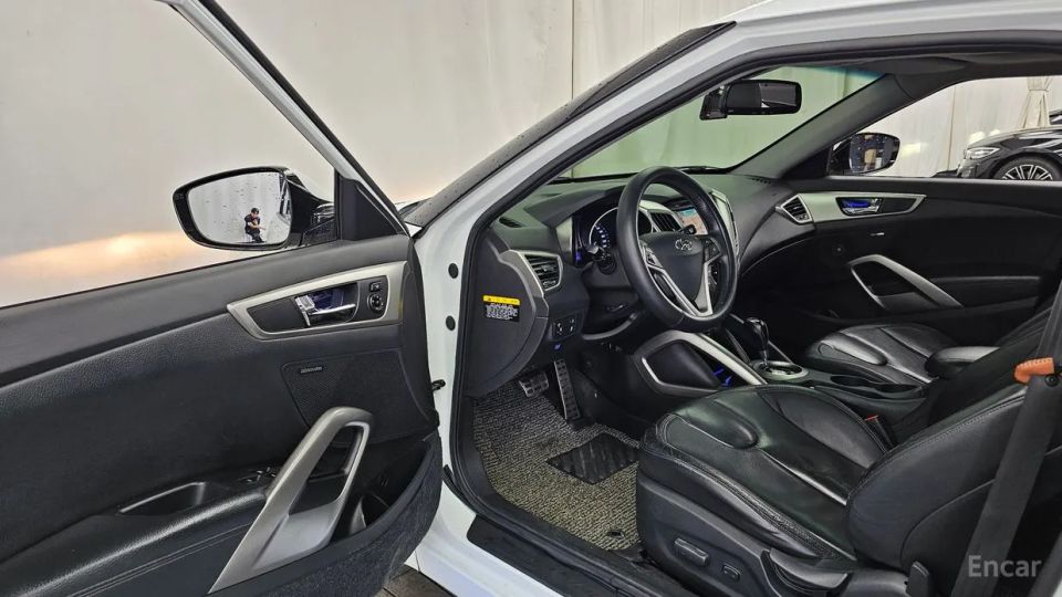 Hyundai Veloster