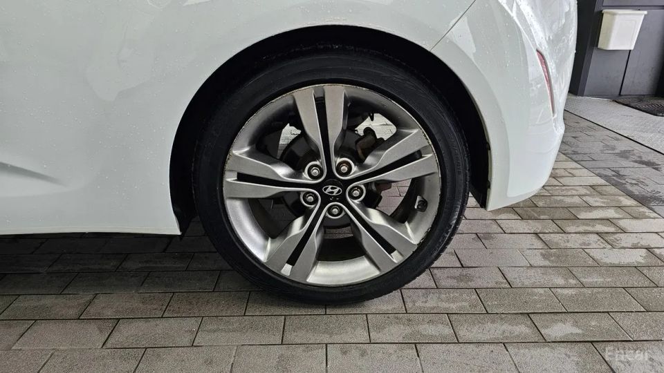 Hyundai Veloster