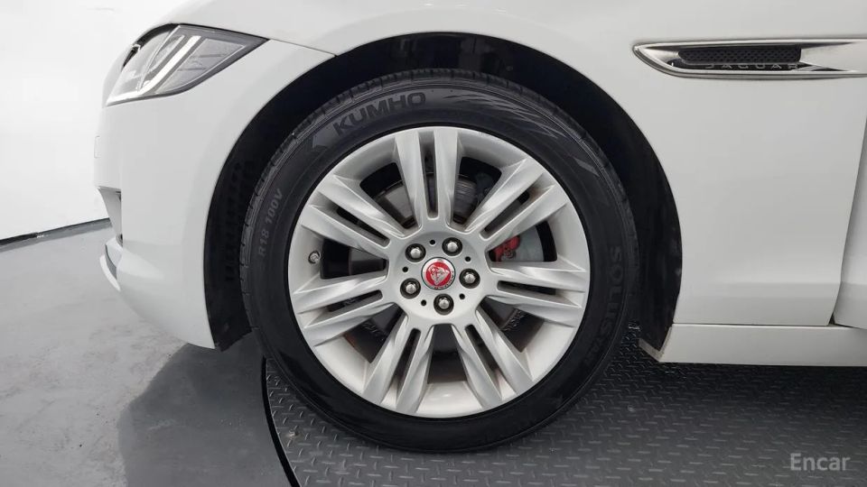 Jaguar xf