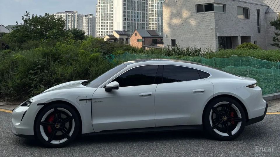 Porsche Taycan