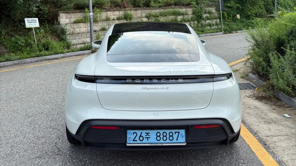 Porsche Taycan