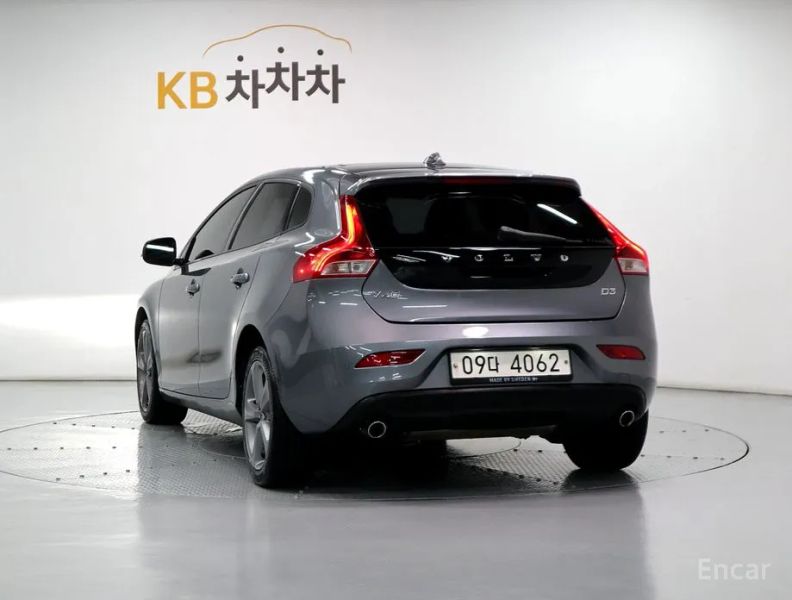 Volvo V40