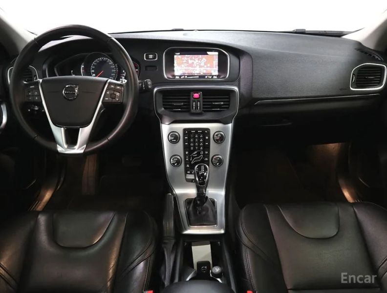 Volvo V40