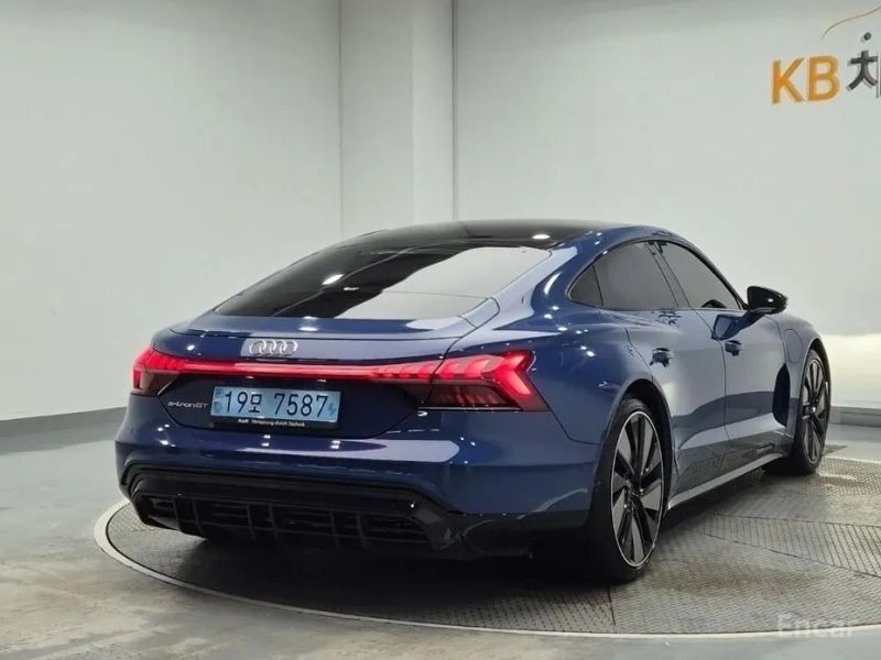 Audi E-tron GT
