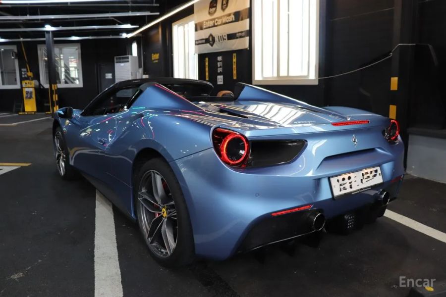 Ferrari 488