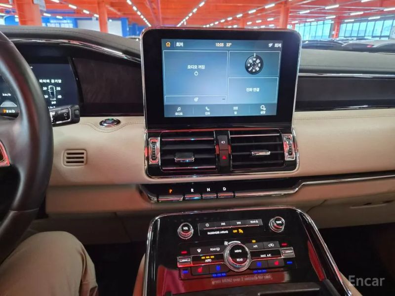 Lincoln Navigator