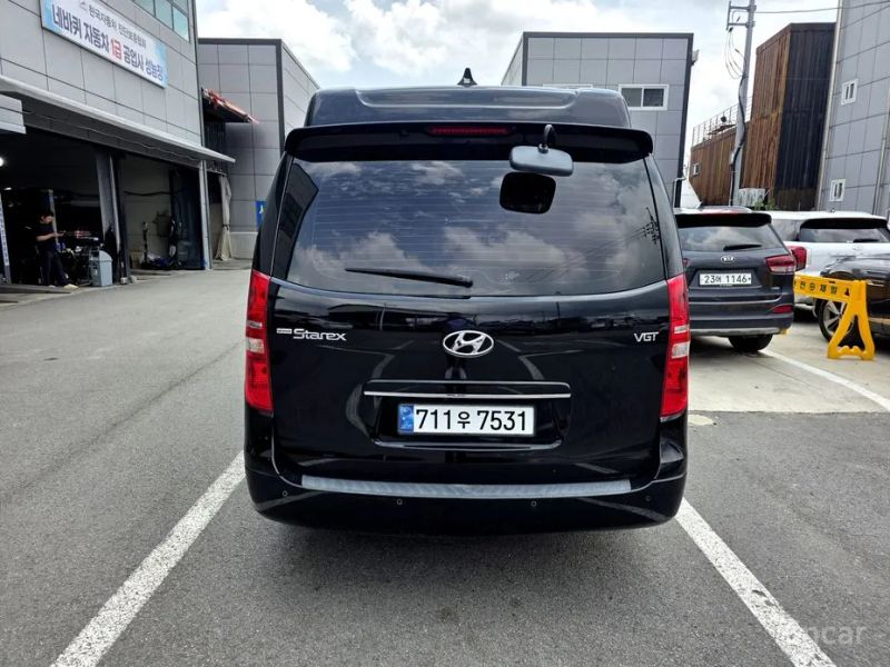 Hyundai Starex