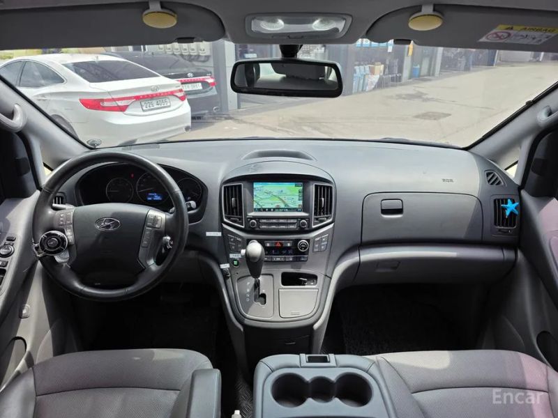 Hyundai Starex