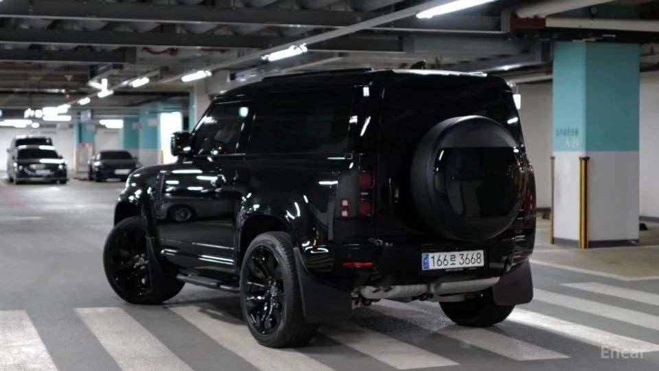 Land Rover Defender