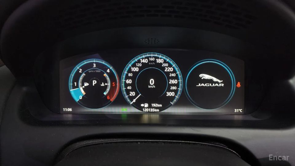 Jaguar XJ
