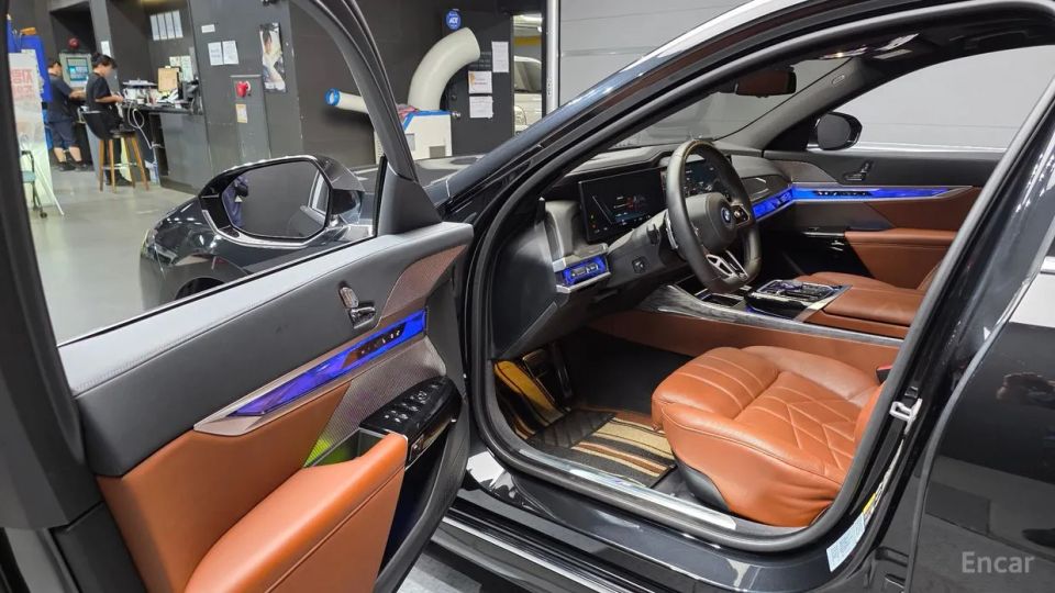 BMW i7