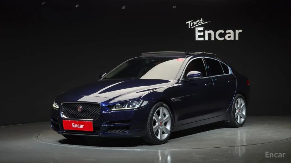 Jaguar XE