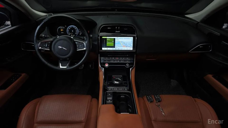 Jaguar XE