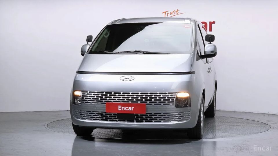 Hyundai Staria