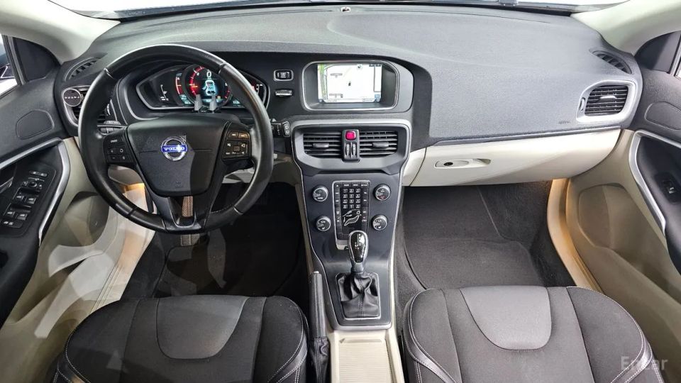 Volvo V40
