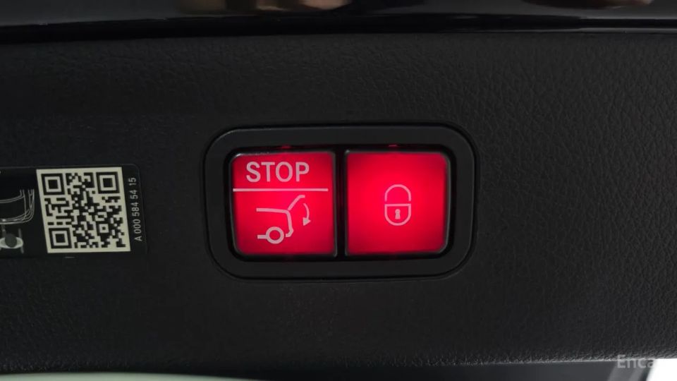 Mercedes-Benz EQS