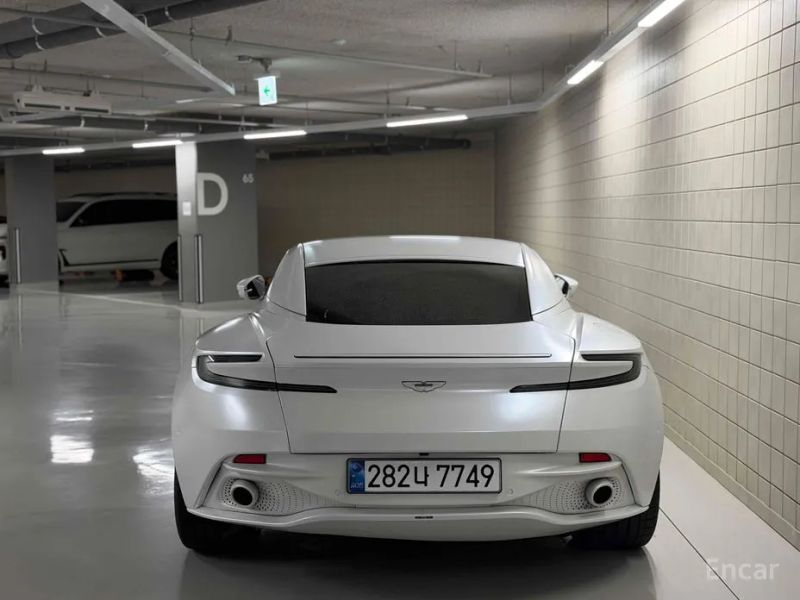 Astonmartin DB11