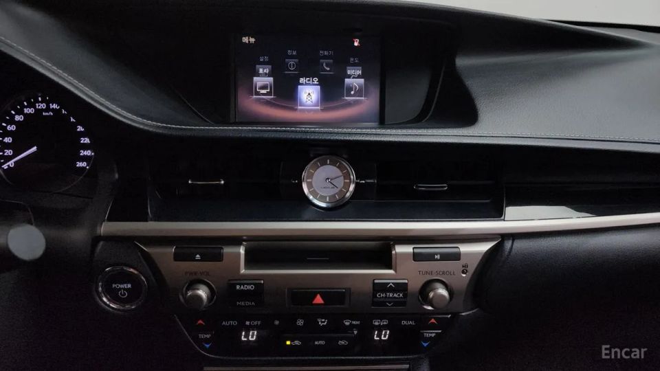 Lexus ES